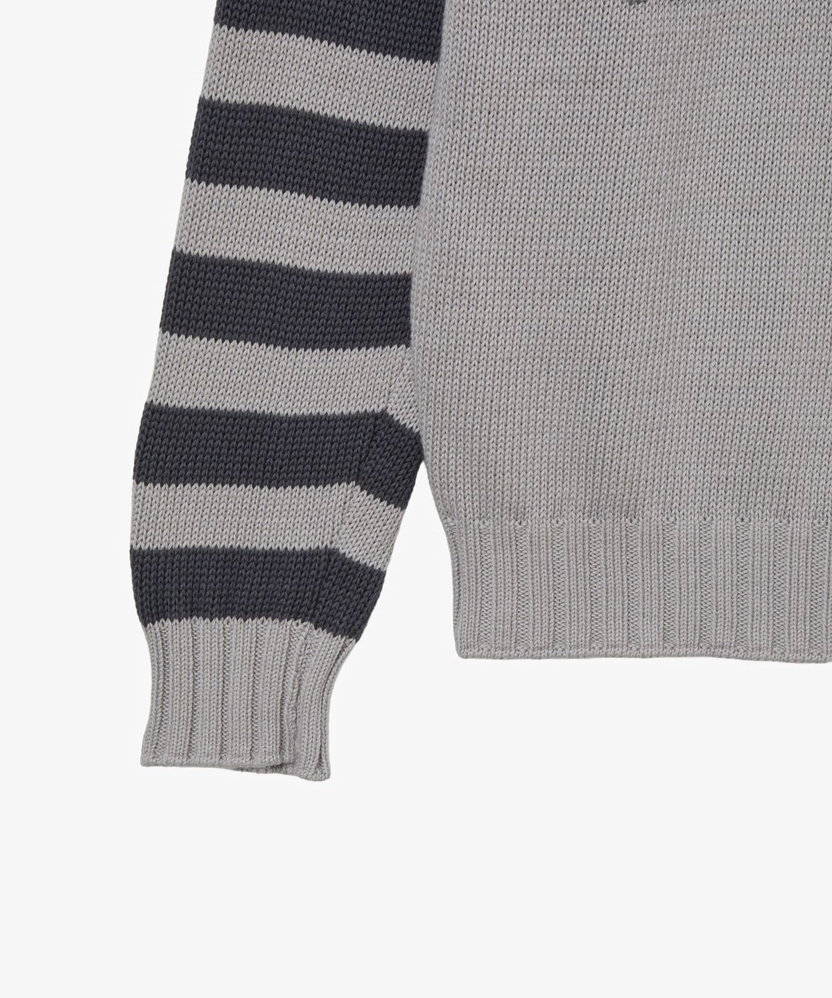 에이이에이이(AEAE) HELLO KITTY NERDY STRIPE RAGLAN KNIT [GREY]