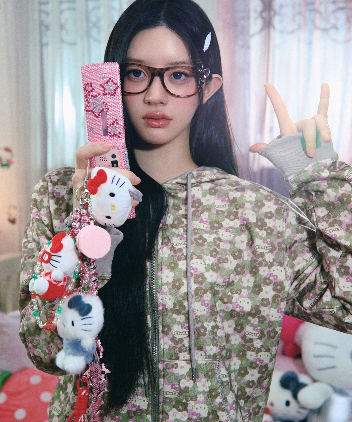 에이이에이이(AEAE) HELLO KITTY PATTERN ZIP UP HOODIE [KHAKI]