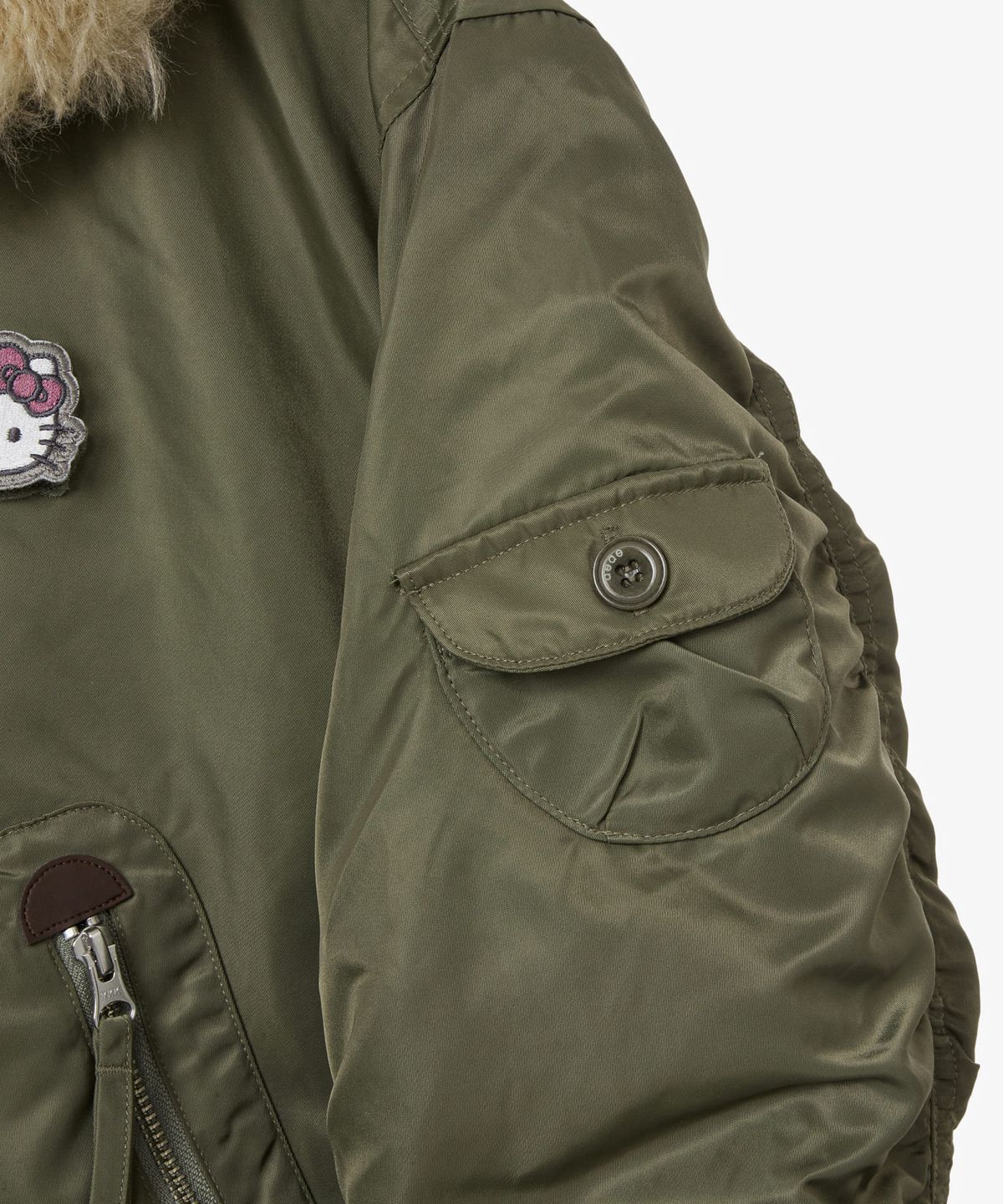 에이이에이이(AEAE) HELLO KITTY BOMBER JACKET [KHAKI]