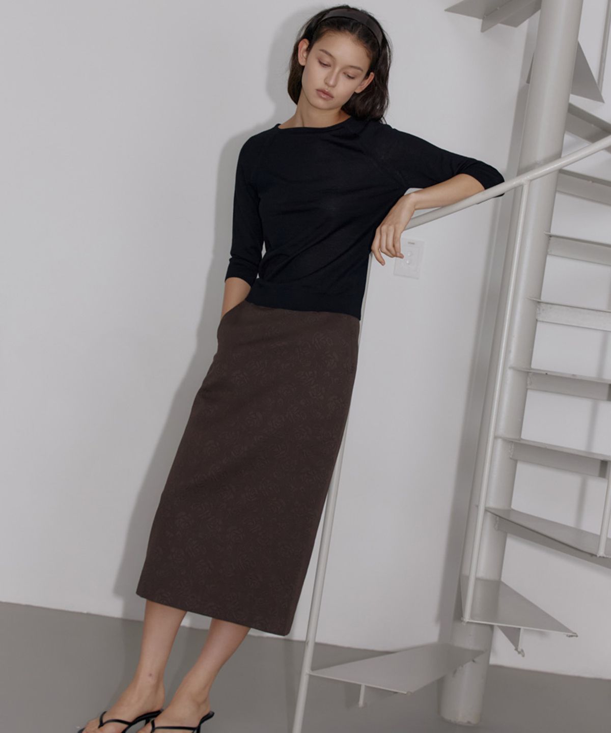닌닛(NINNIT) Rose jacquard midi skirt (BROWN)