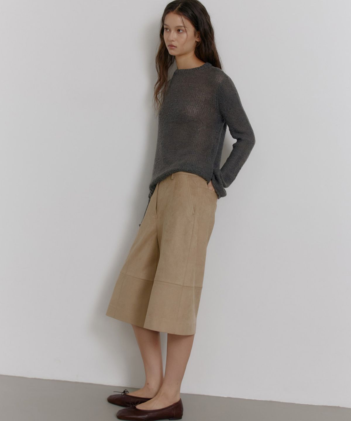 닌닛(NINNIT) Faux suede bermuda pants (LIGHT BEIGE)