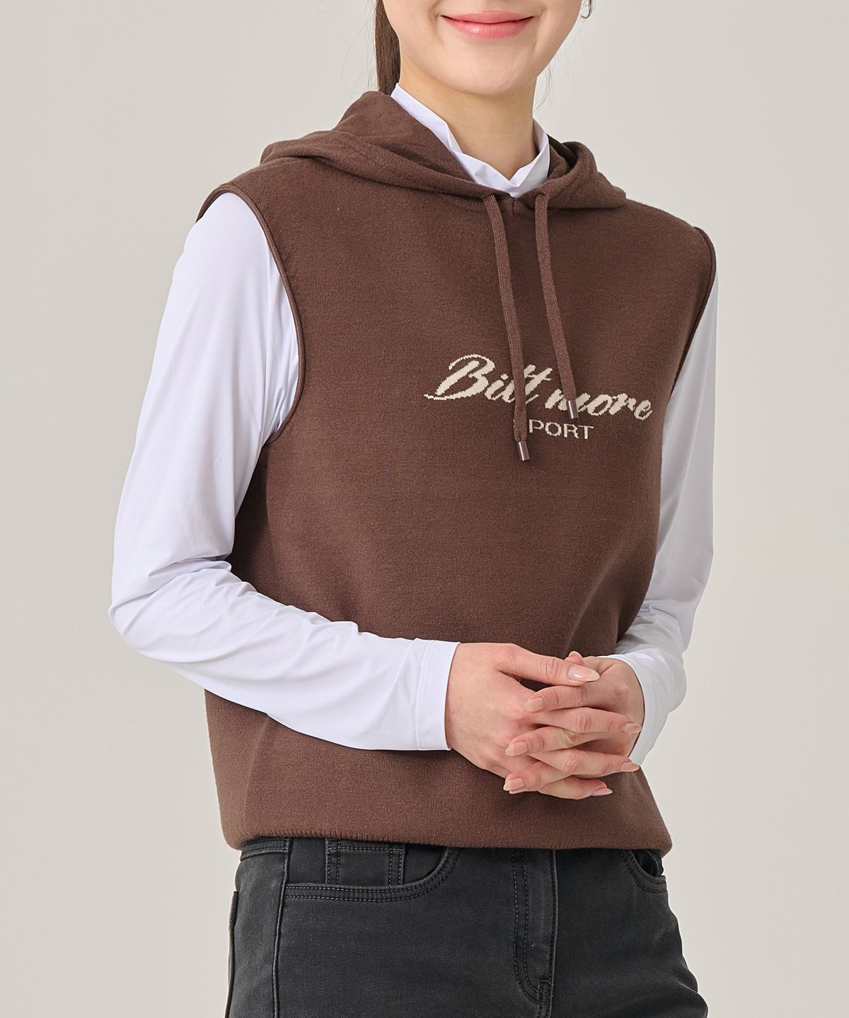 빌트모아(BILTMORE) 여성 로고 니트 후드 베스트