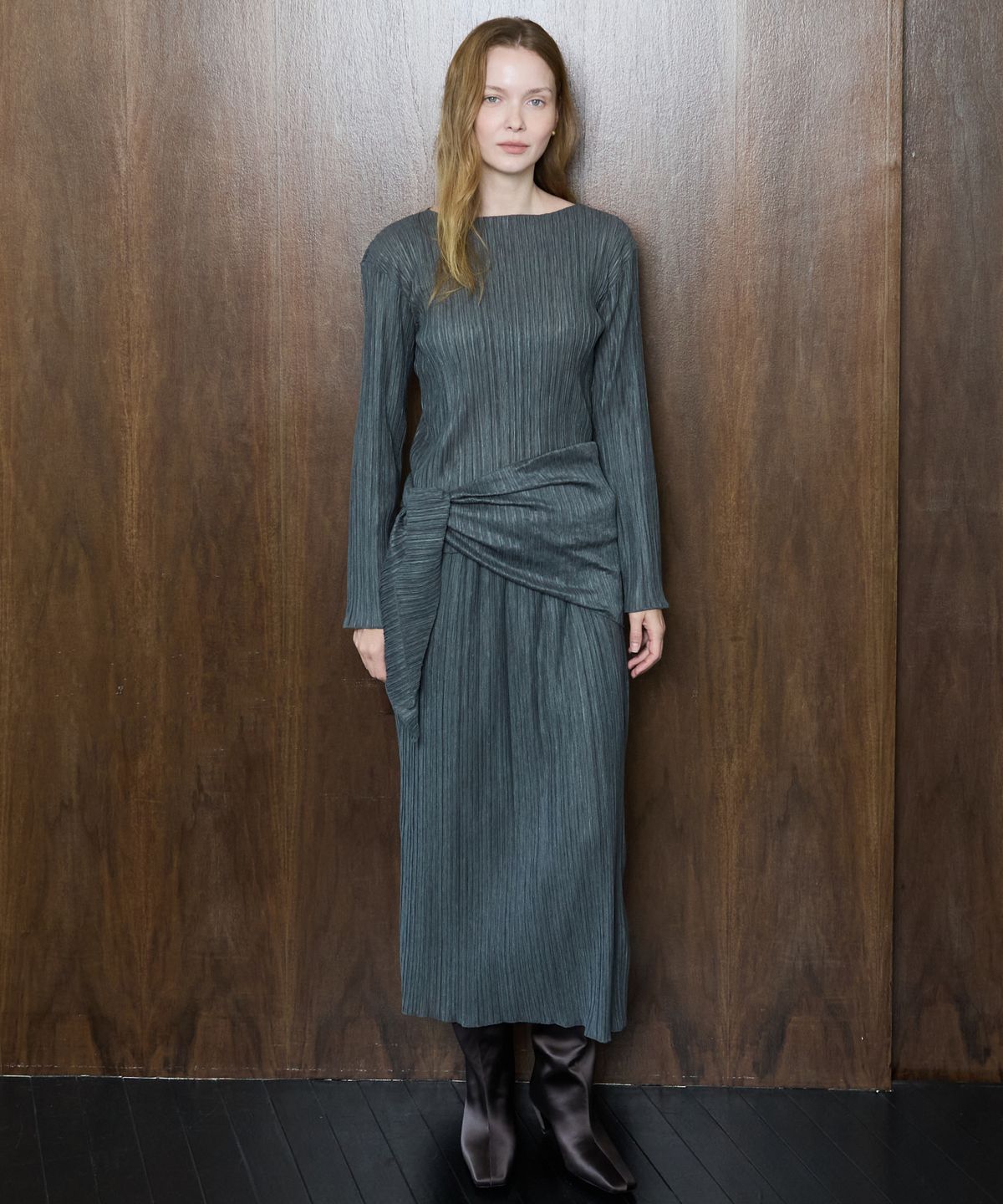 누토프(NUTOFFE) Pleated layer Set_Charcoal