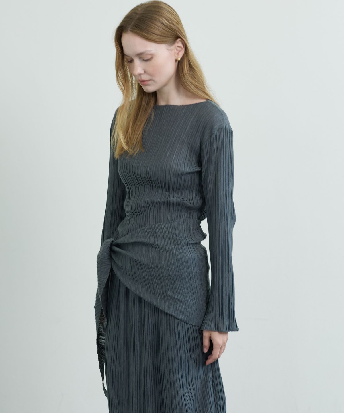 누토프(NUTOFFE) Pleated layer Set_Charcoal