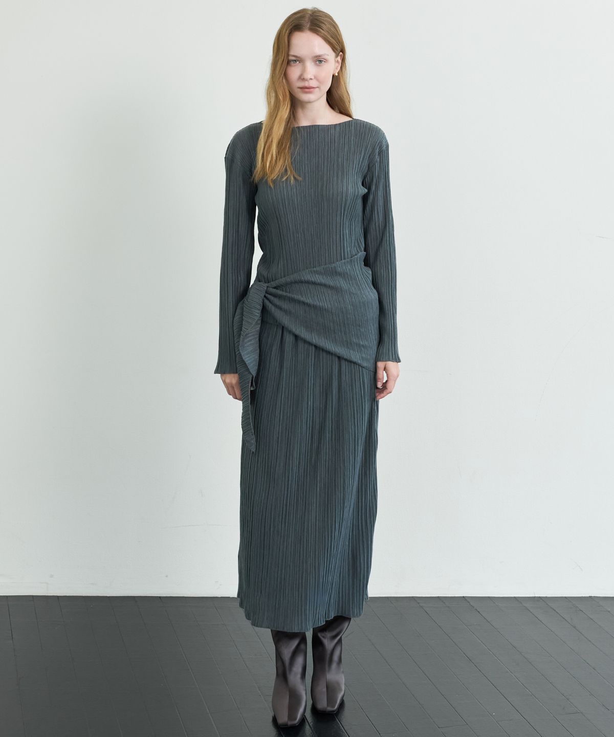 누토프(NUTOFFE) Pleated layer Set_Charcoal