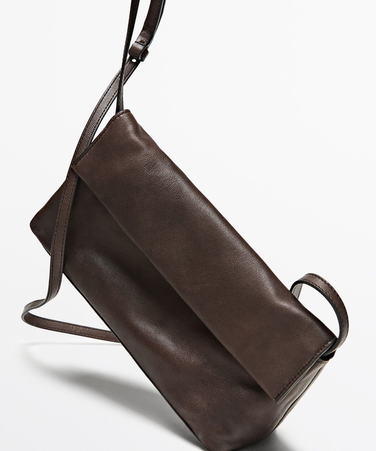 마시모두띠(MASSIMO DUTTI) 나파 레더 크로스백