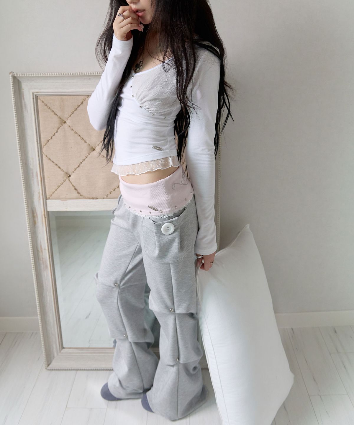 체리퀴리(CHERRYQUIRI) lettering folding boots cut pt - light grey