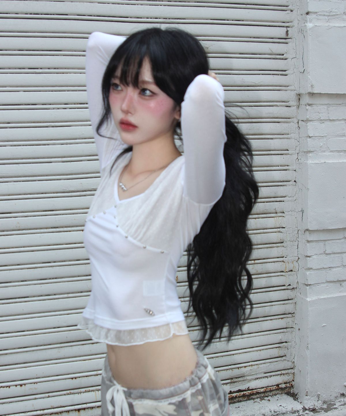 체리퀴리(CHERRYQUIRI) stud moon veil top - white