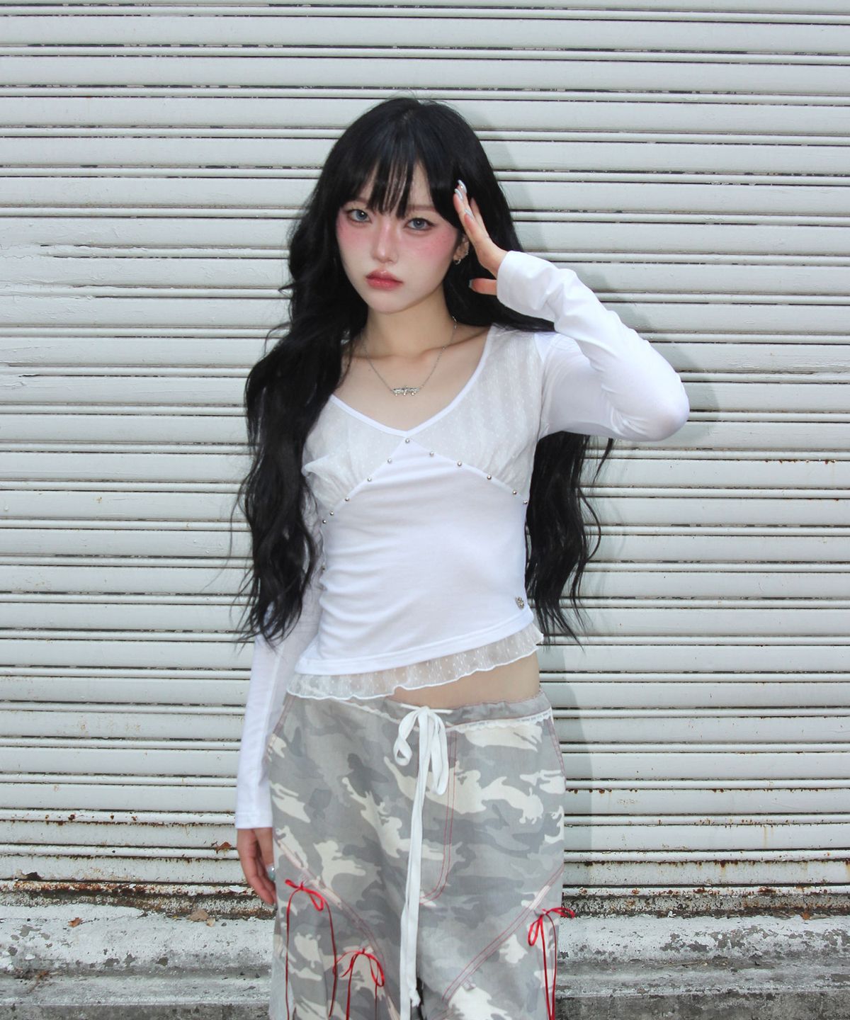 체리퀴리(CHERRYQUIRI) stud moon veil top - white
