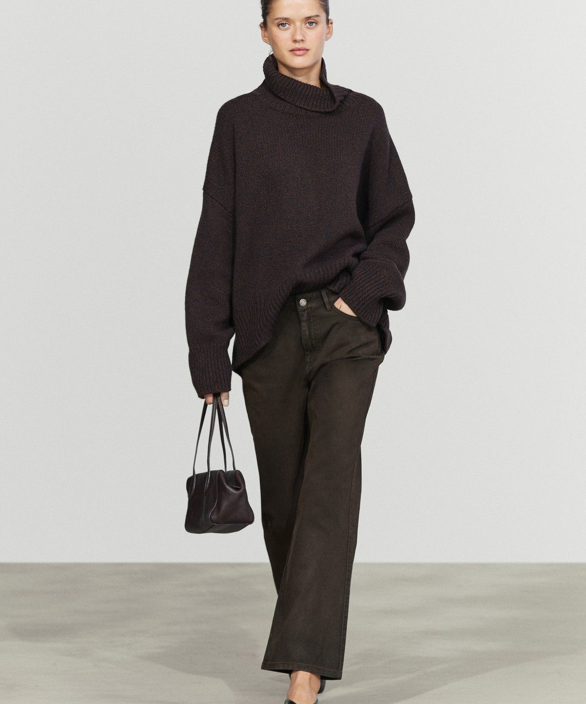 마시모두띠(MASSIMO DUTTI) 킥 플레어 핏 팬츠