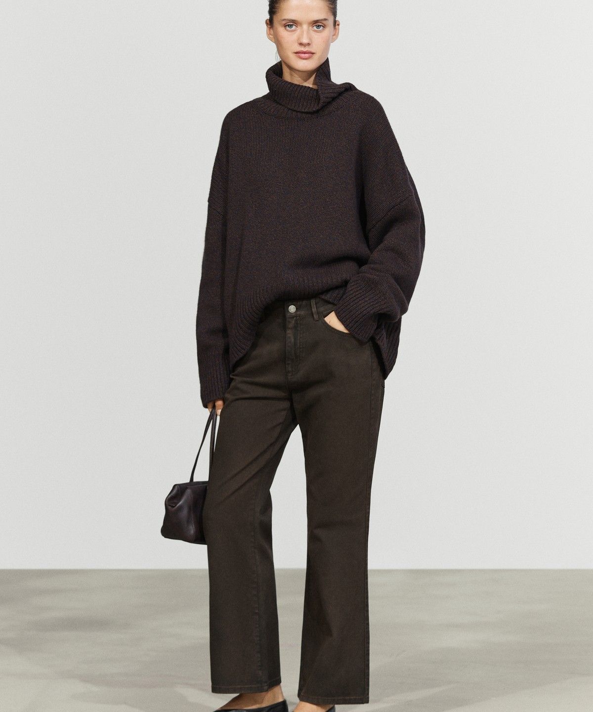 마시모두띠(MASSIMO DUTTI) 킥 플레어 핏 팬츠