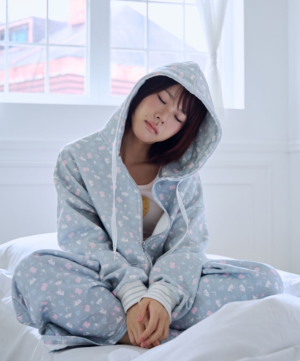혼쿄(HONKYO) Winter Nap Mouse Hoodie