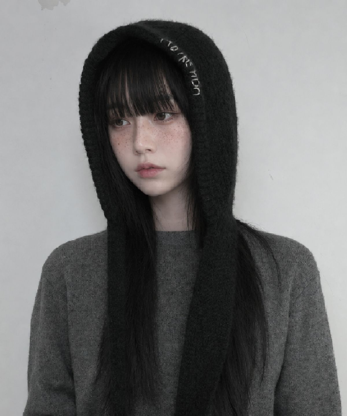 무아르모아(MOIREMOA) Stitch Hoodie Muffler-Black