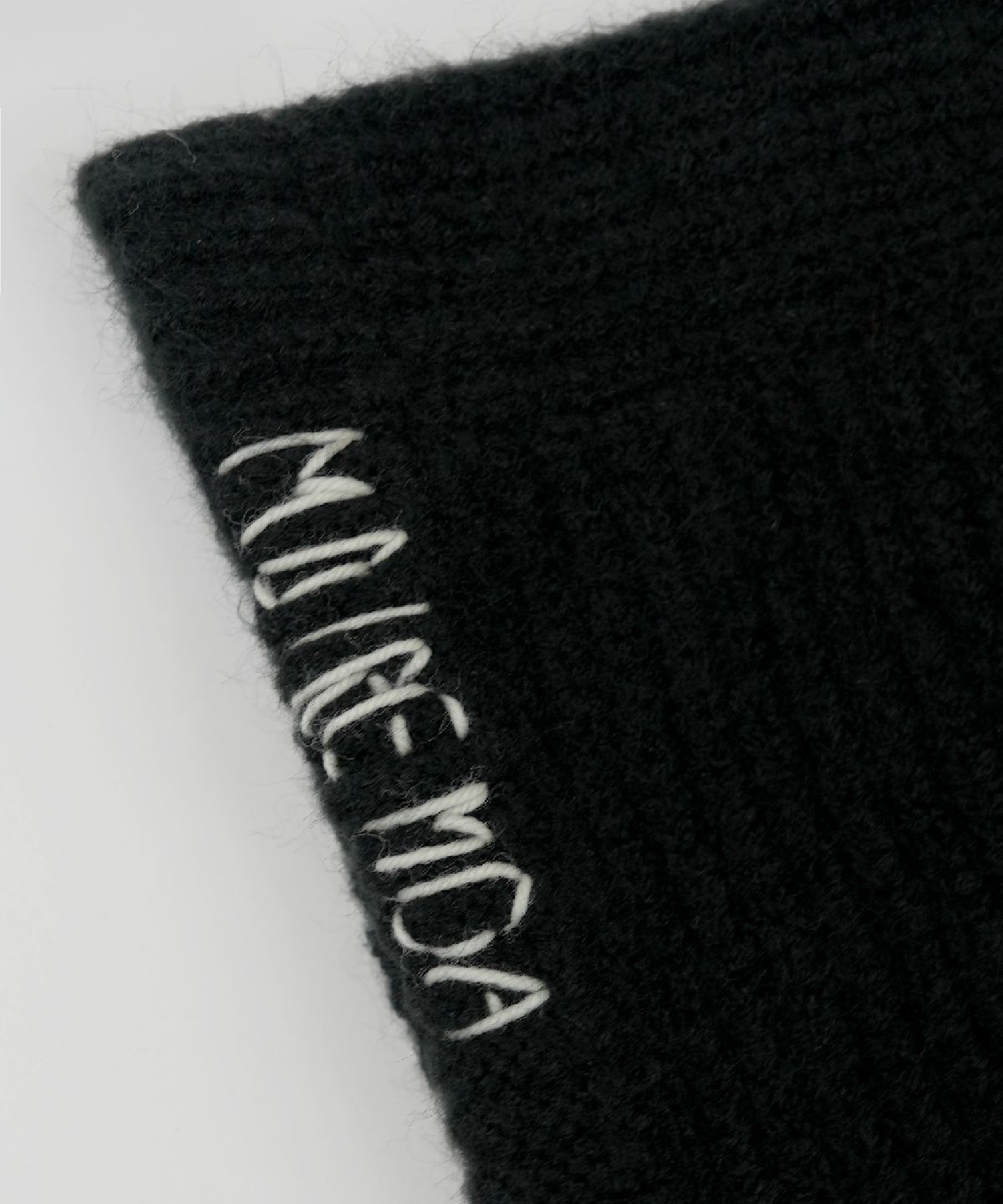 무아르모아(MOIREMOA) Stitch Hoodie Muffler-Black