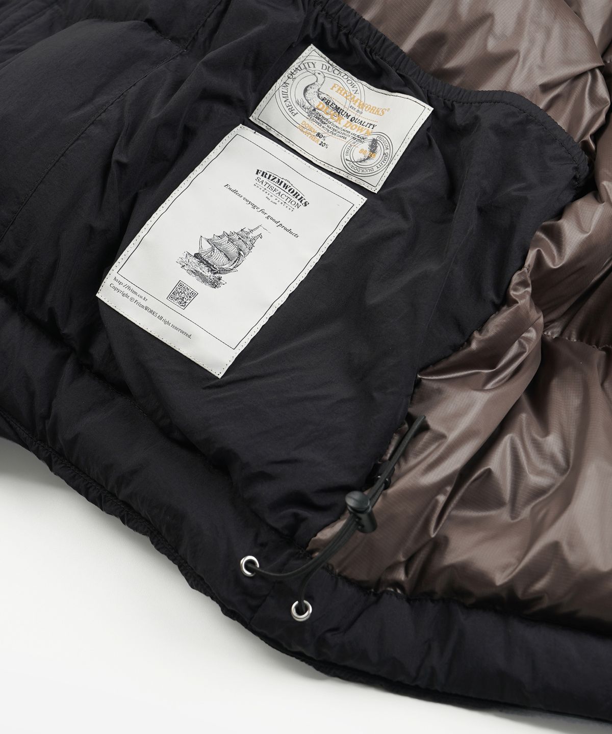 프리즘웍스(FRIZMWORKS) BOBA DOWN PARKA _ BLACK