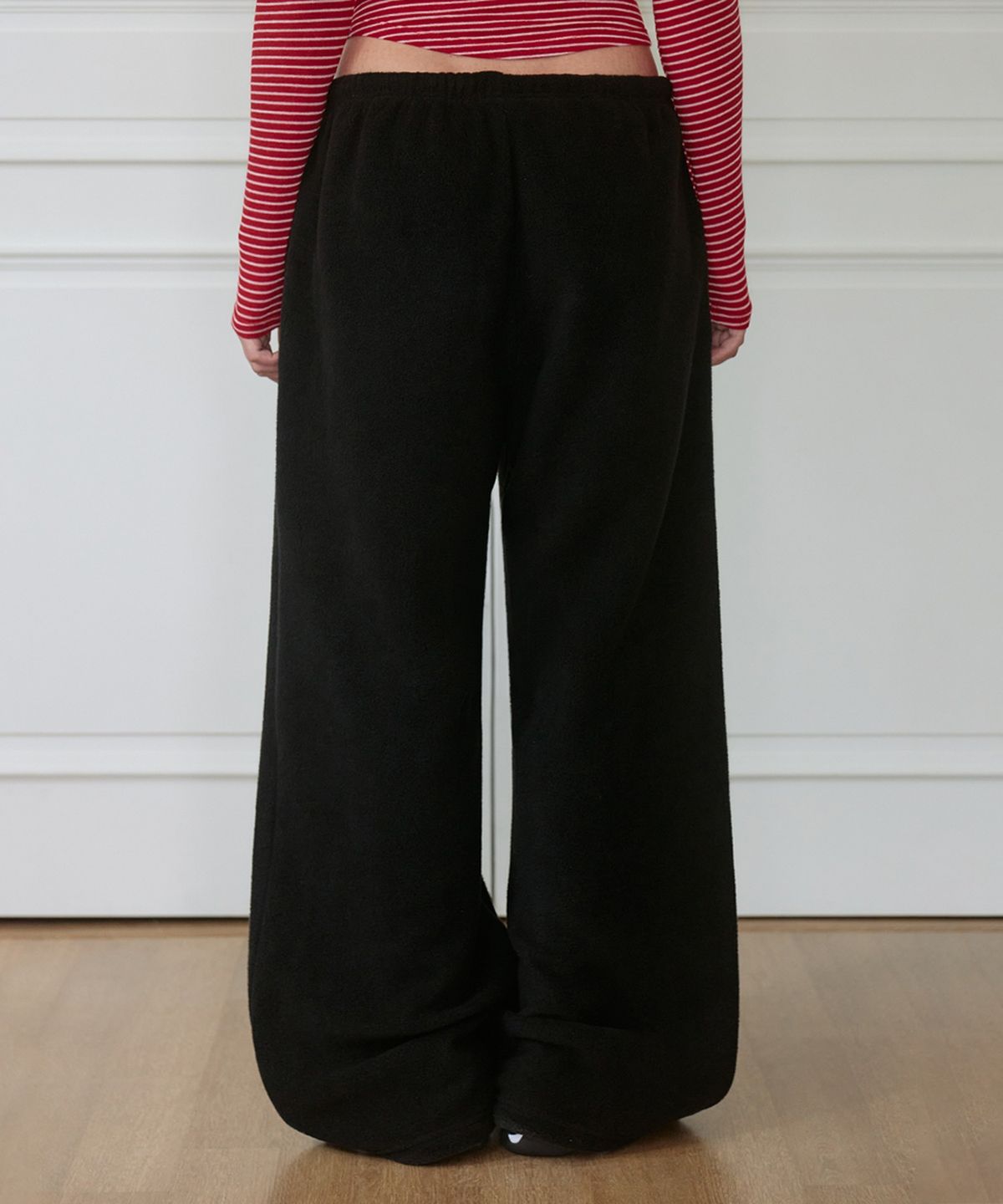 로제프란츠(ROSEFRANTZ) Fleece Wide-Leg Sweatpants [Black]