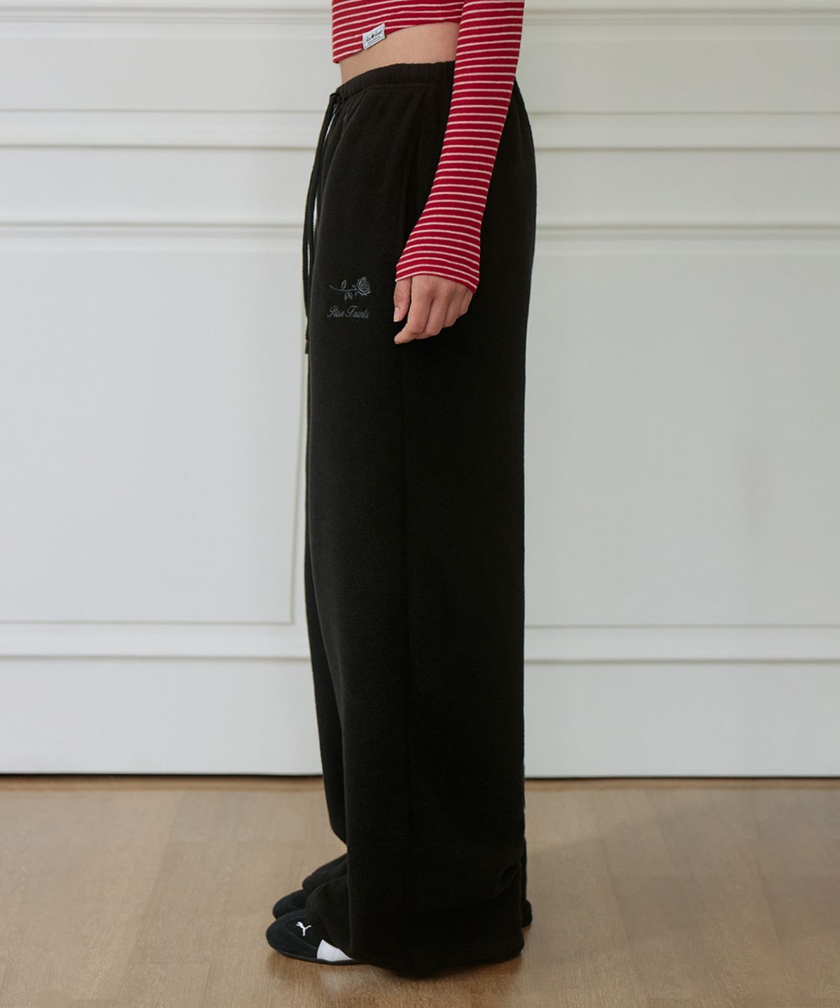 로제프란츠(ROSEFRANTZ) Fleece Wide-Leg Sweatpants [Black]