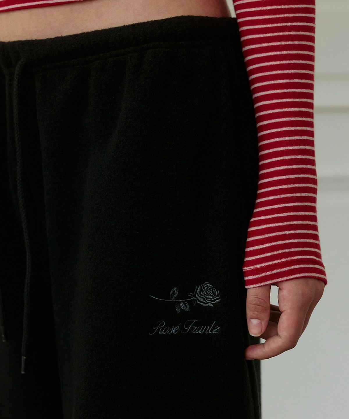 로제프란츠(ROSEFRANTZ) Fleece Wide-Leg Sweatpants [Black]