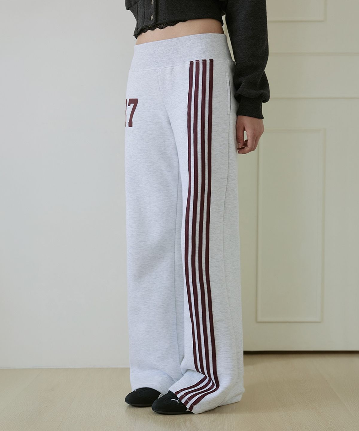 로제프란츠(ROSEFRANTZ) Side-Stripe Flare Track Pants [White Melange]