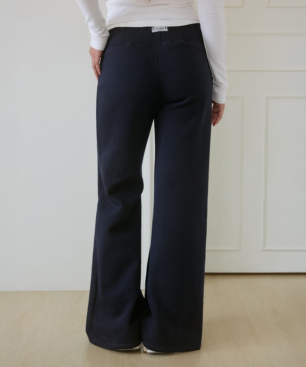 로제프란츠(ROSEFRANTZ) Side-Stripe Flare Track Pants [Navy]