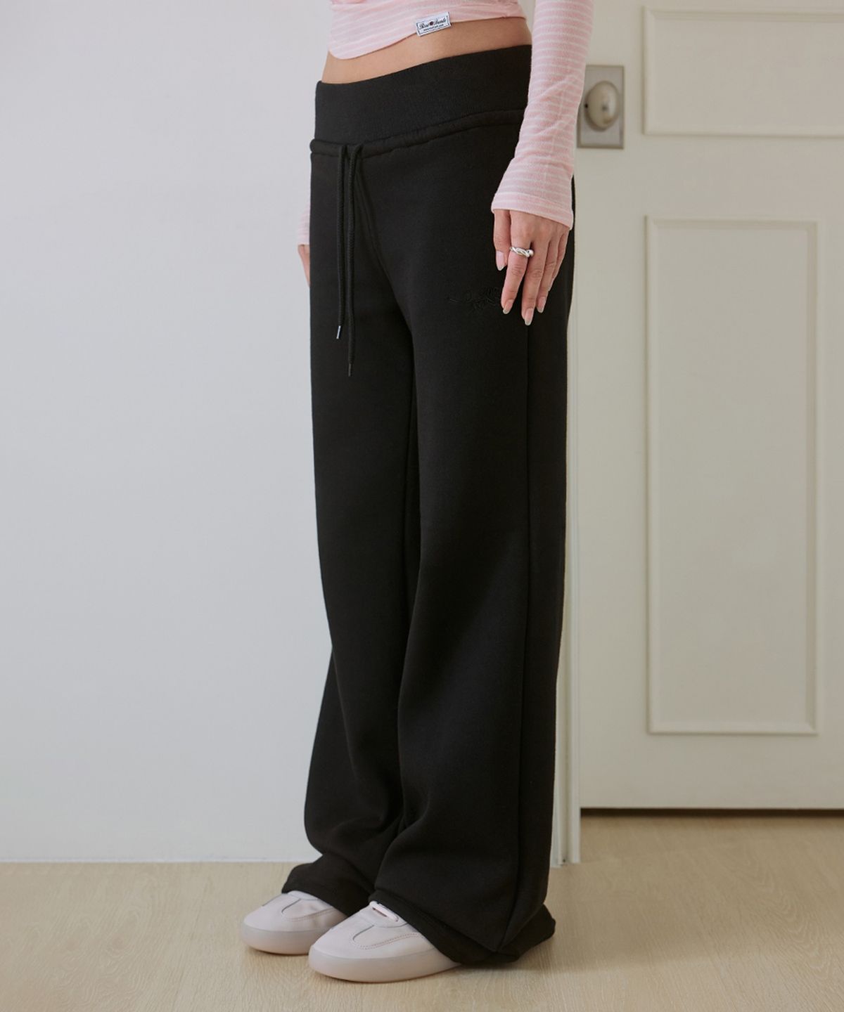 로제프란츠(ROSEFRANTZ) Wide Waistband Fleece Bootcut Pants [Black]