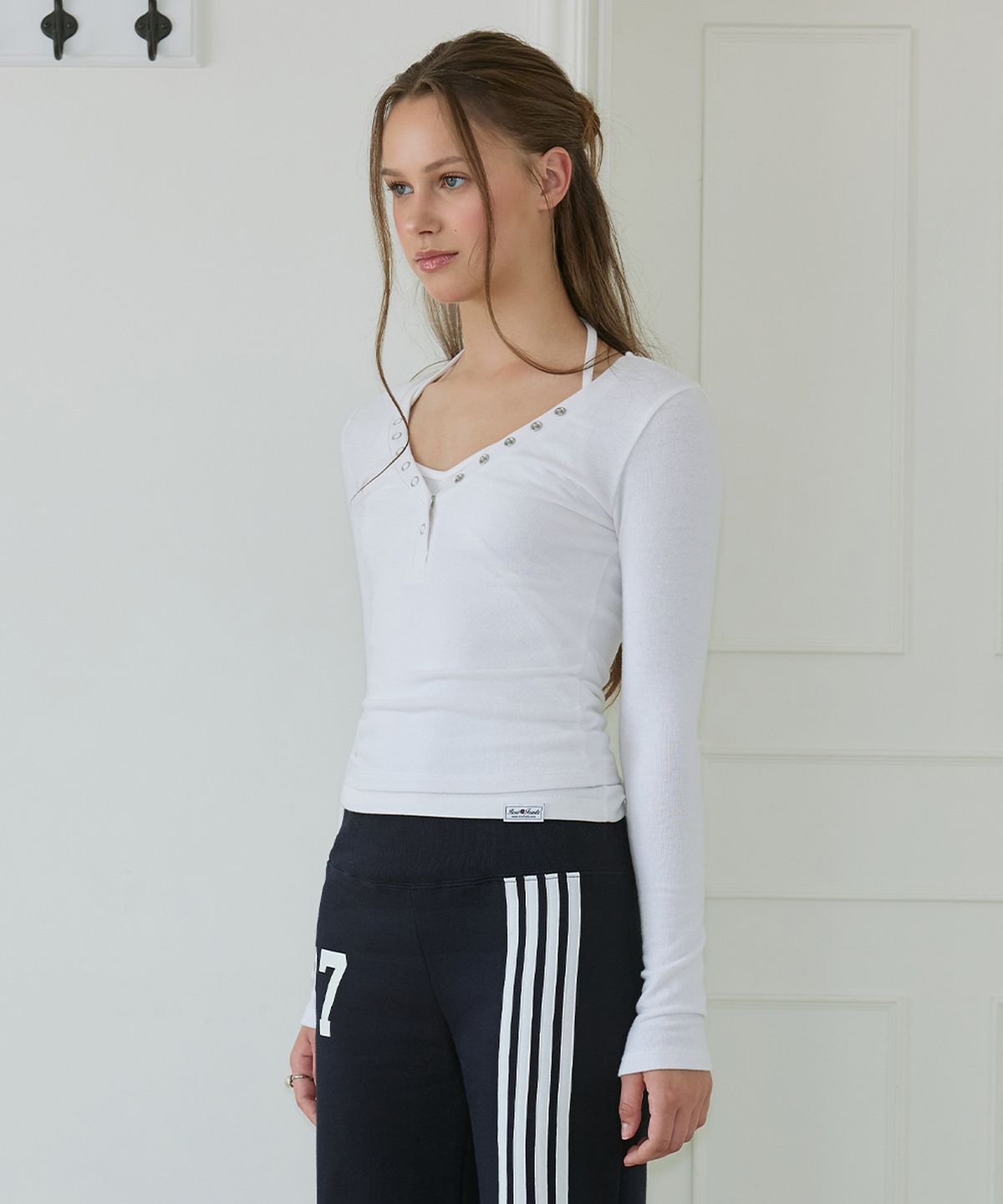 로제프란츠(ROSEFRANTZ) Deep V-Neck Henley Long Sleeve [Ivory]