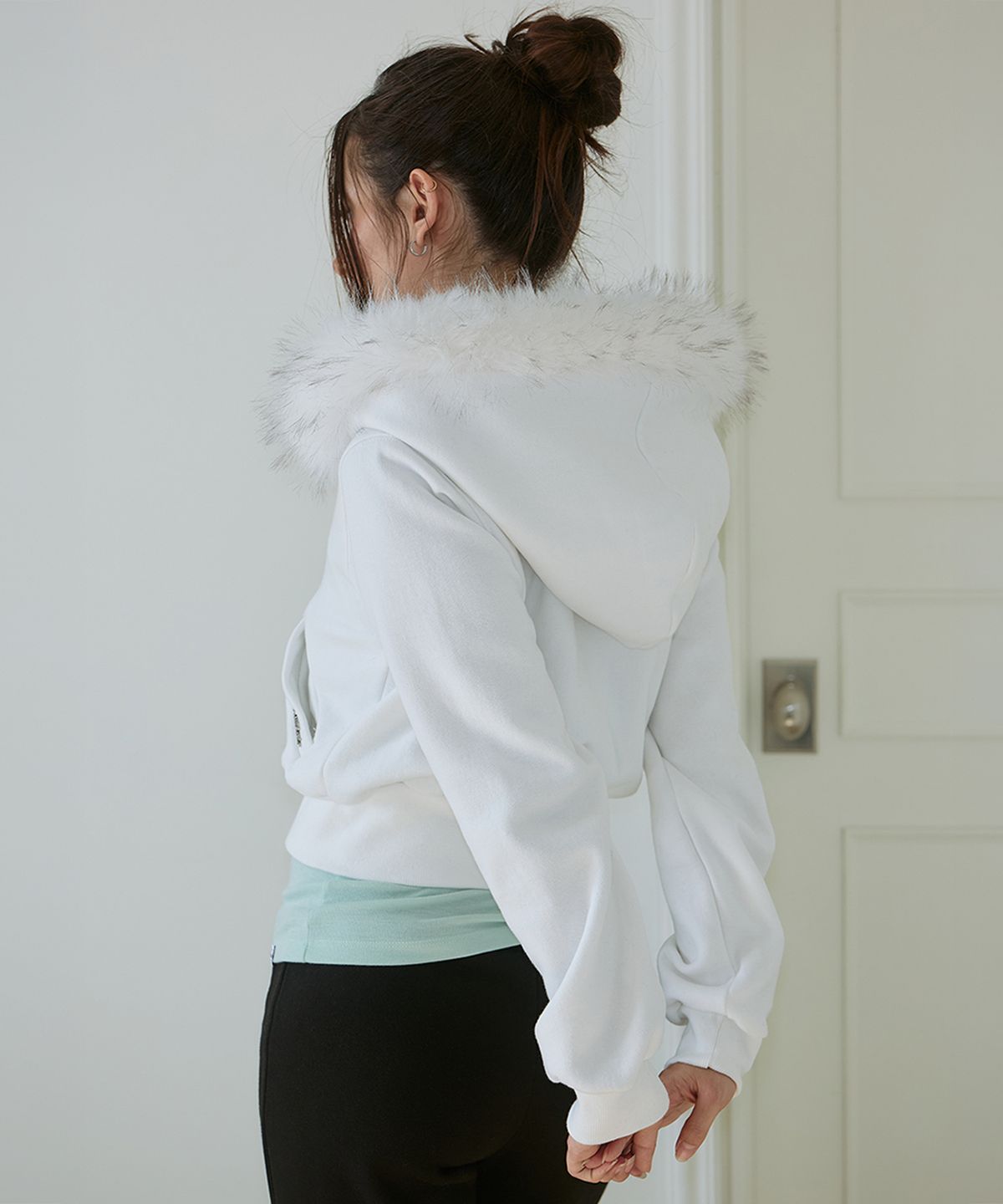 로제프란츠(ROSEFRANTZ) Fur-Trim Slim Hood Zip-Up [Ivory]