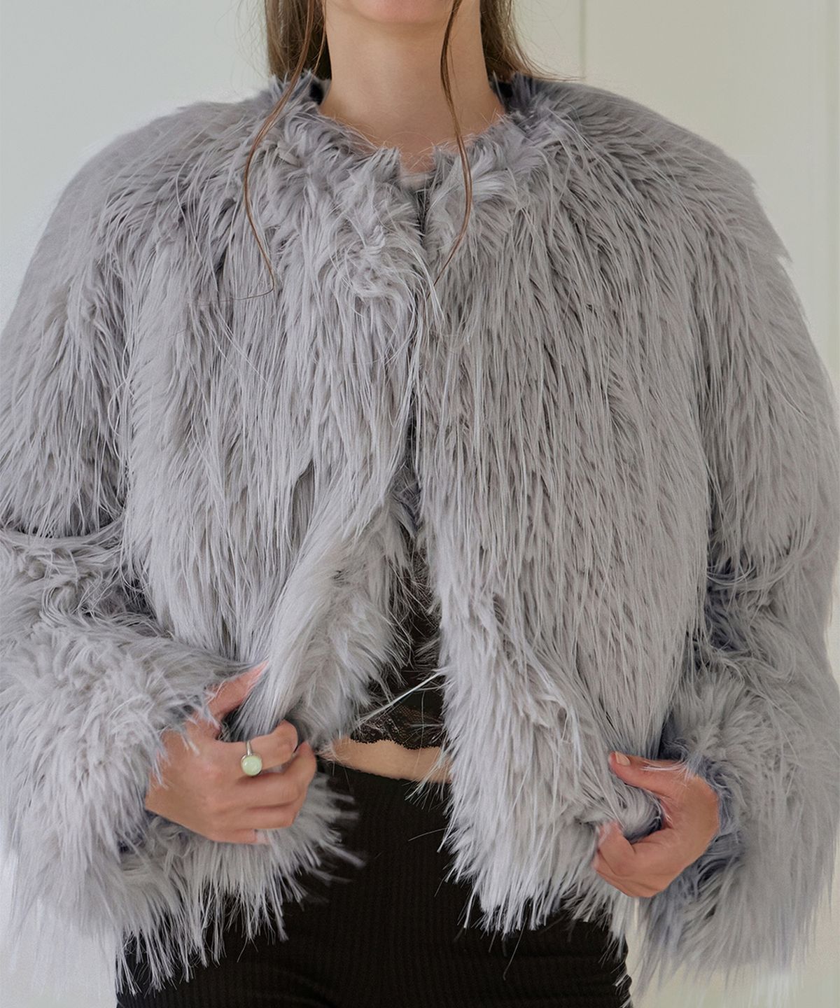 로제프란츠(ROSEFRANTZ) Shaggy Fur Cropped Jacket [Gray]