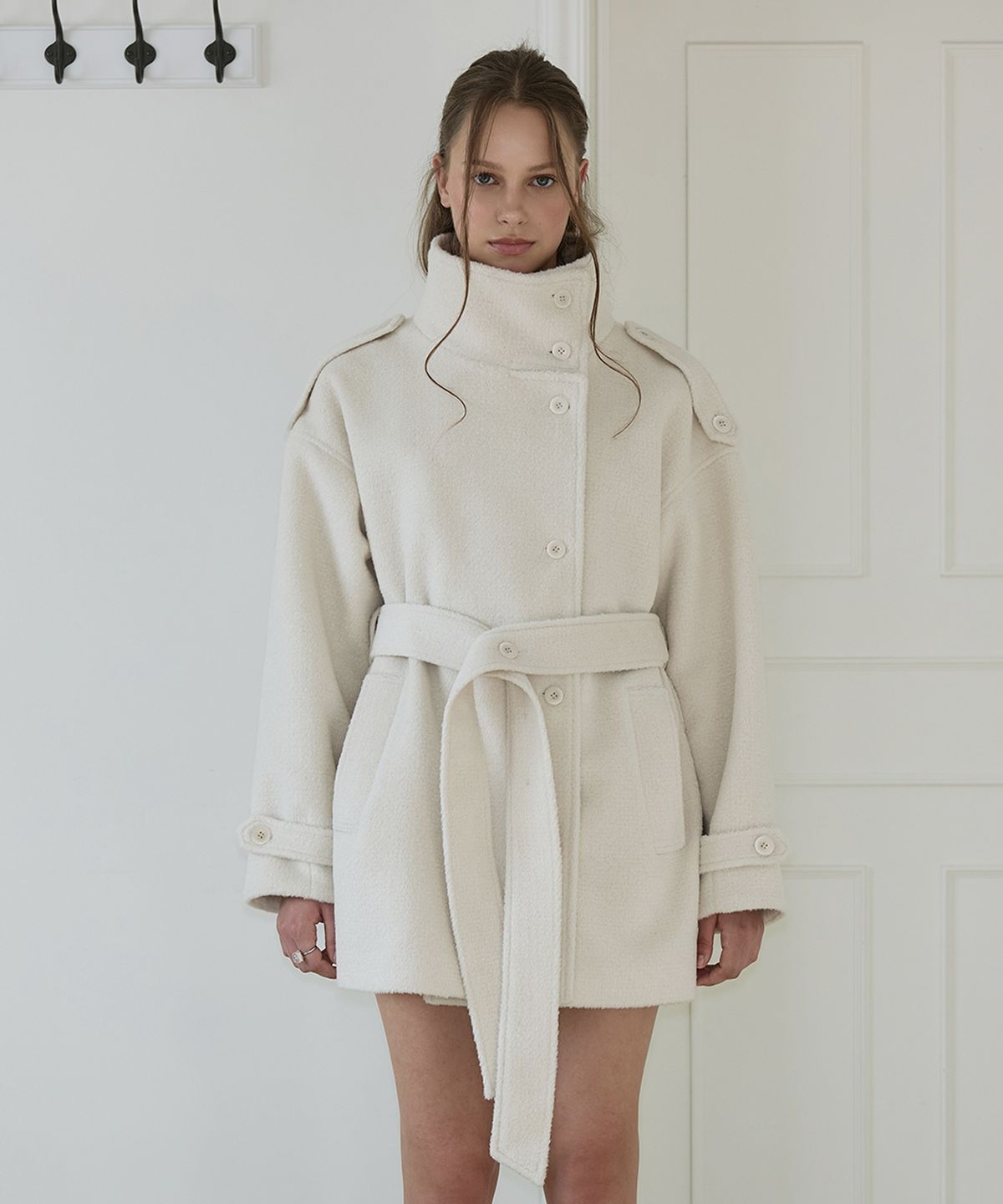 로제프란츠(ROSEFRANTZ) Belted Funnel-Neck Wool Half Coat [Ivory]