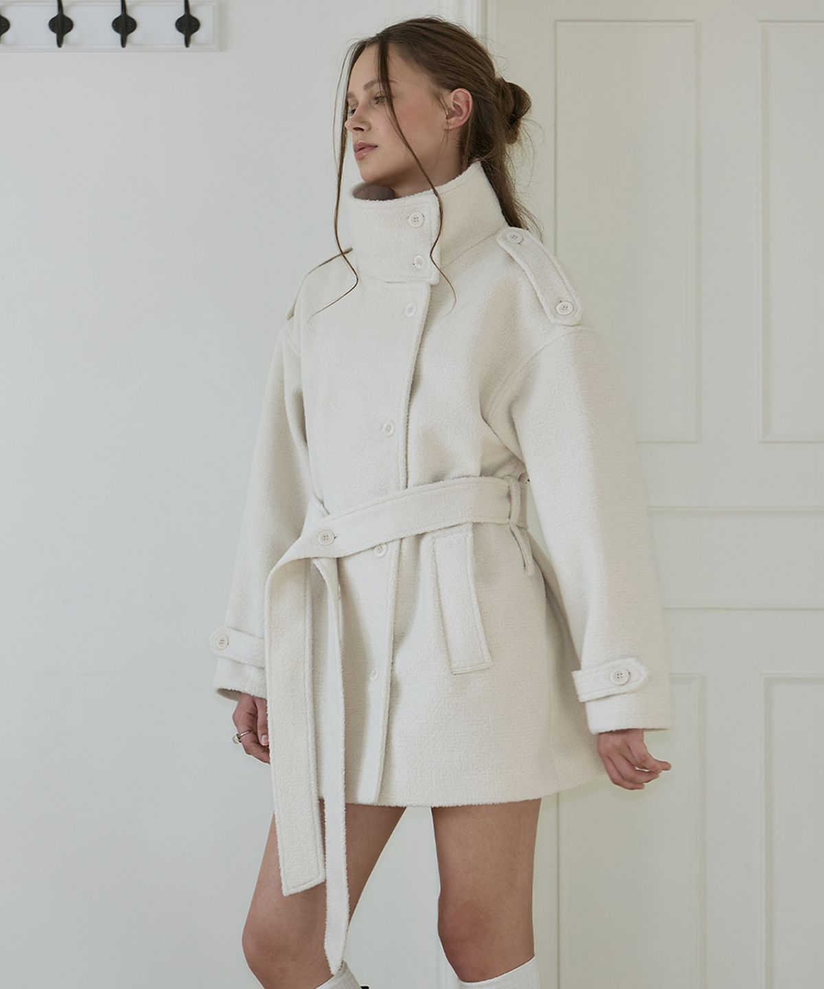 로제프란츠(ROSEFRANTZ) Belted Funnel-Neck Wool Half Coat [Ivory]