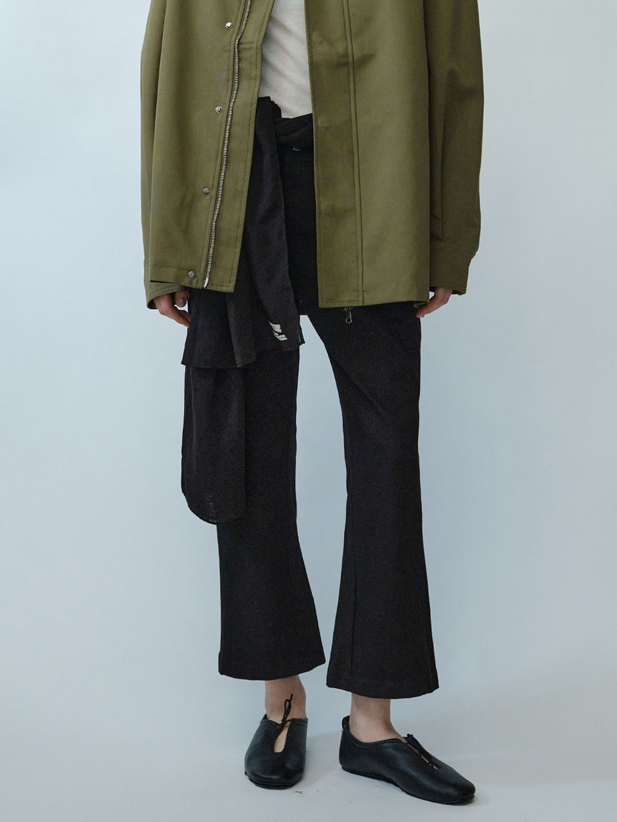 엘씨브이(LCVE) SEMI-FLARE ANKLE PANTS_BLACK
