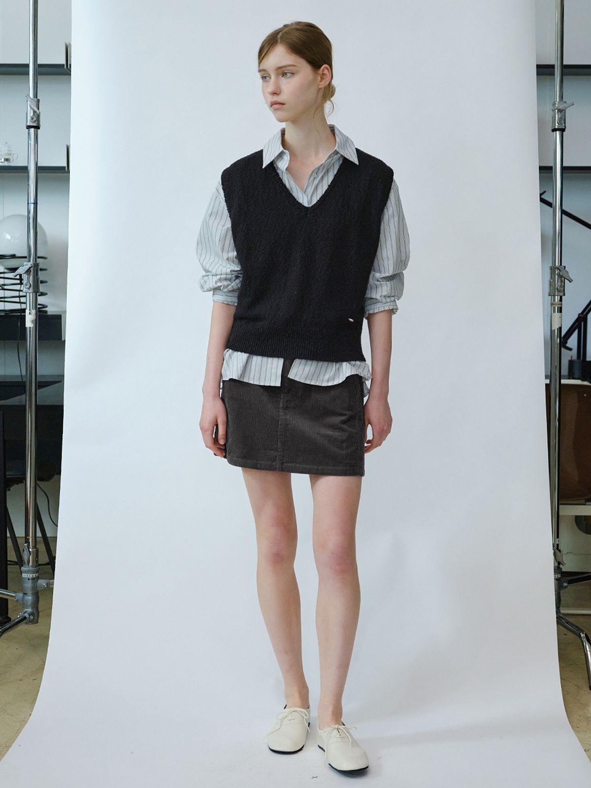 엘씨브이(LCVE) CORDUROY MINI SKIRT_CHARCOAL