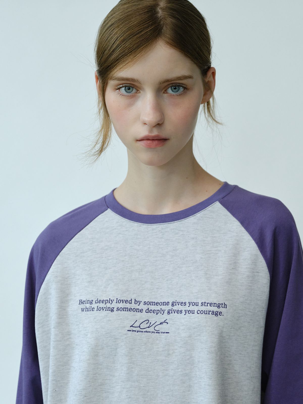 엘씨브이(LCVE) LETTERING GRAPHIC RAGLAN T-SHIRT_PURPLE