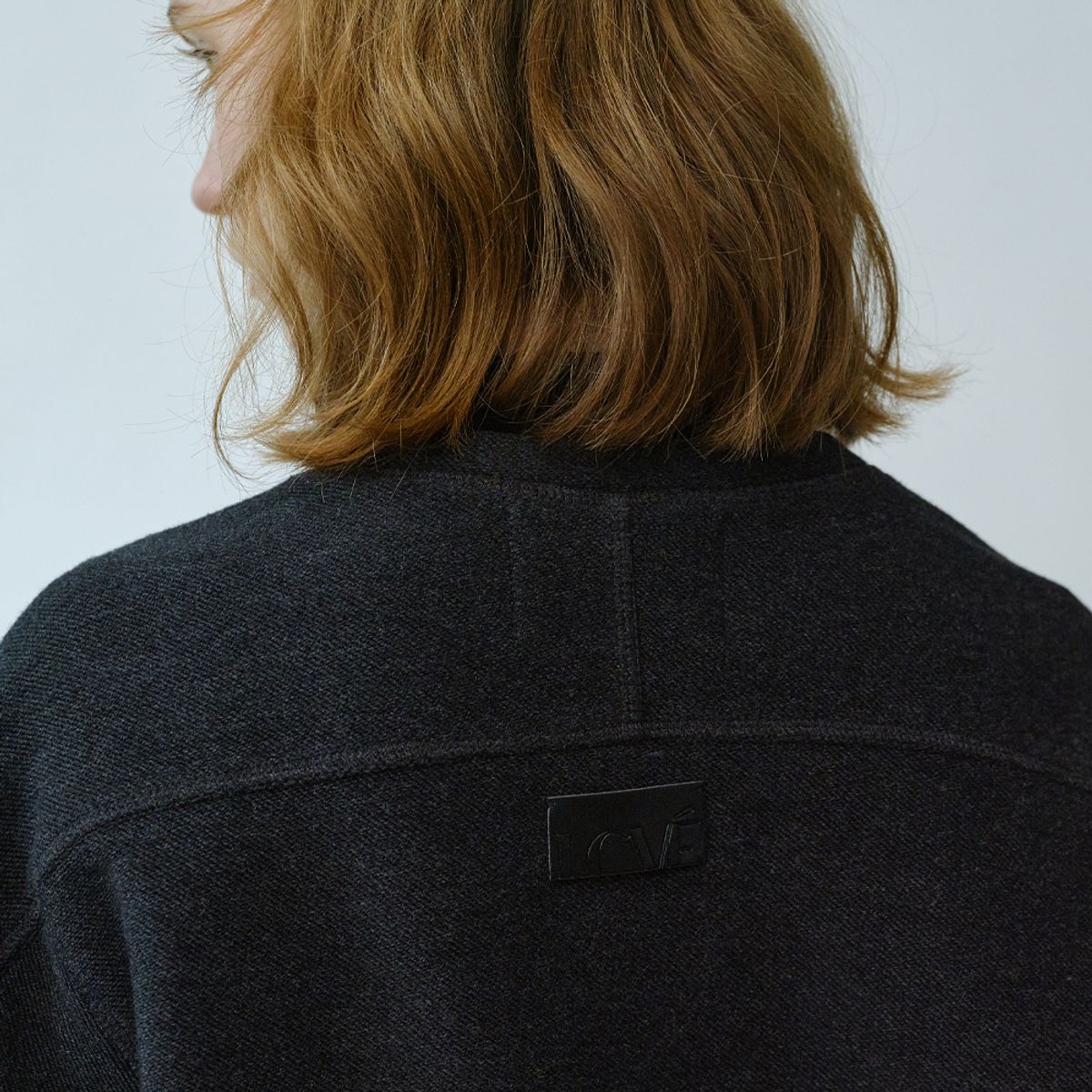 엘씨브이(LCVE) BUTTON BLUSON JUMPER_CHARCOAL