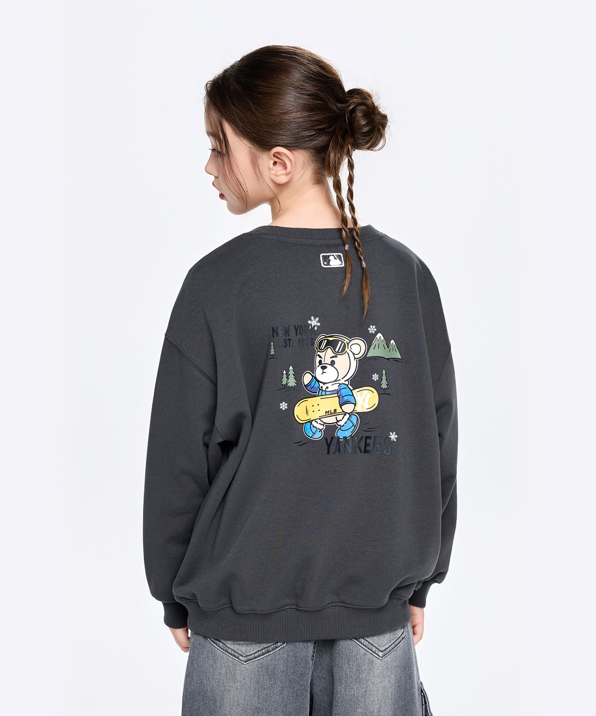 엠엘비 키즈(MLB KIDS) 스트릿 드로잉 베어 기모 맨투맨 NY (D.Charcoal Grey)