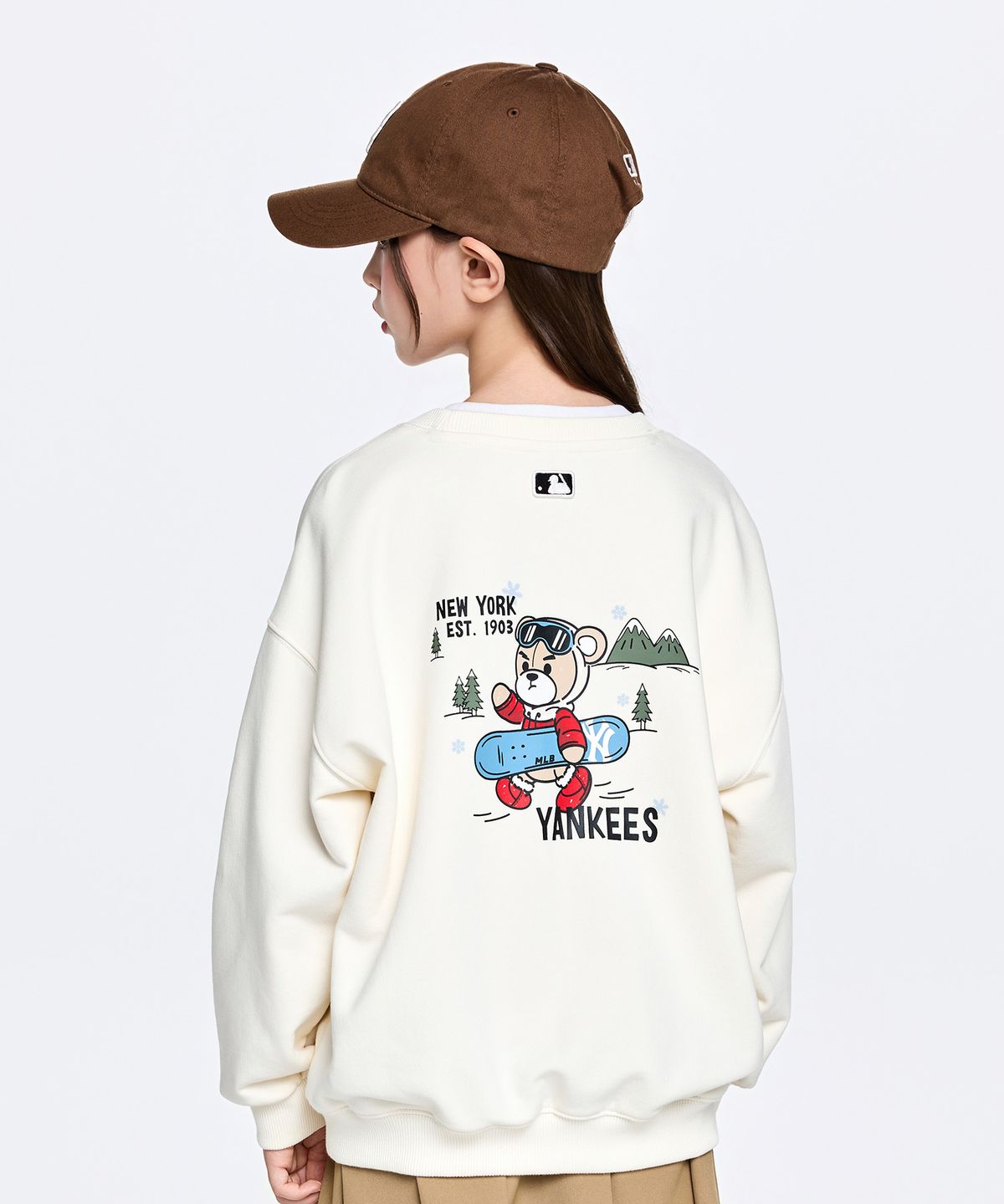 엠엘비 키즈(MLB KIDS) 스트릿 드로잉 베어 기모 맨투맨 NY (Cream)