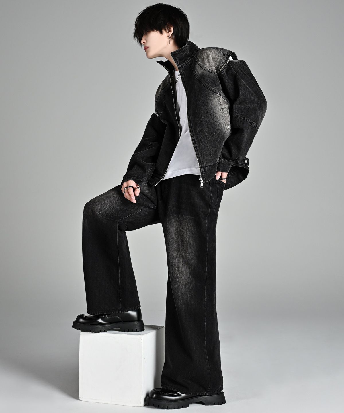 아들러(ADRER) 3way Zip Sleeve Blast Denim Blouson