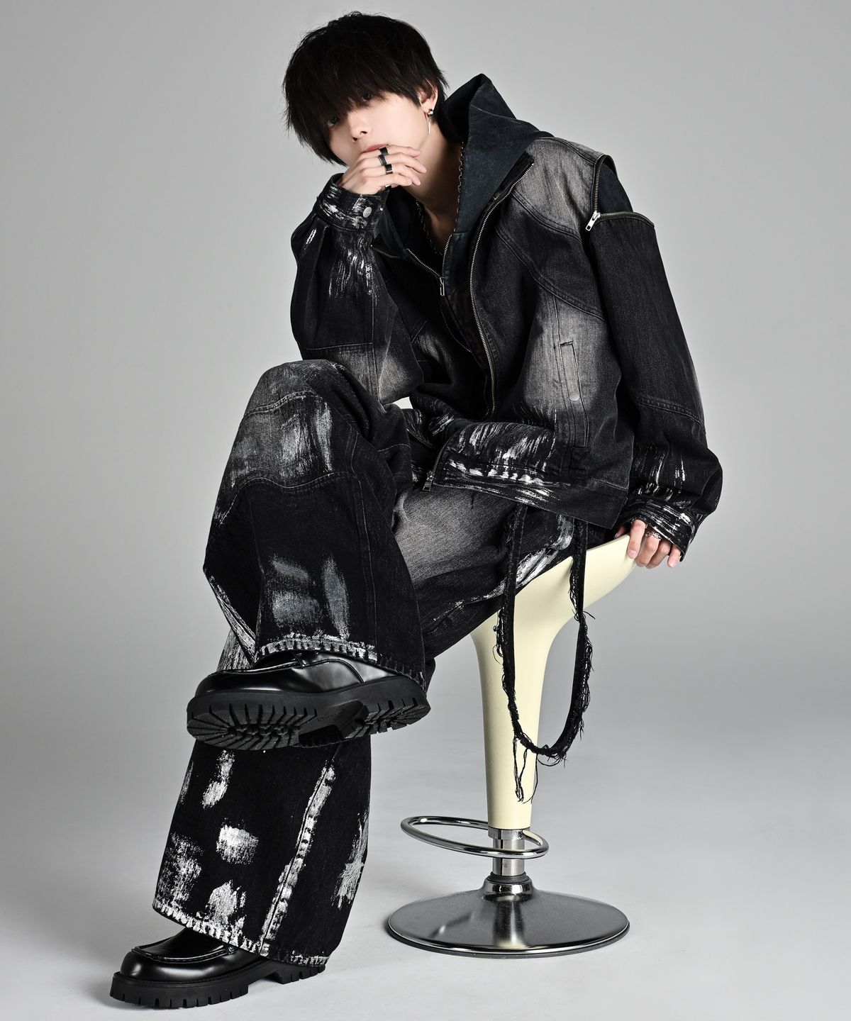 아들러(ADRER) 3way Zip Sleeve Blast Denim Blouson