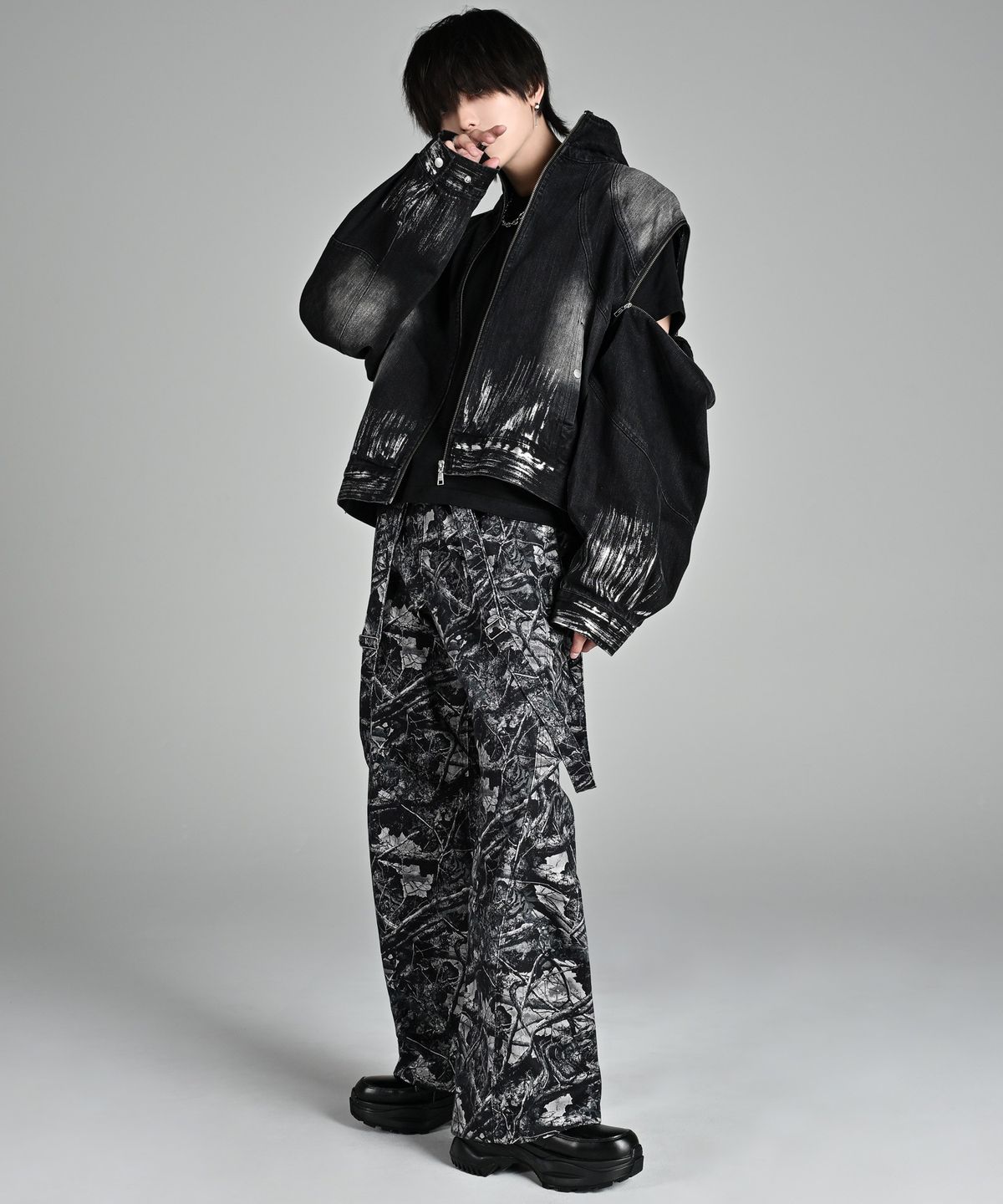 아들러(ADRER) 3way Zip Sleeve Blast Denim Blouson