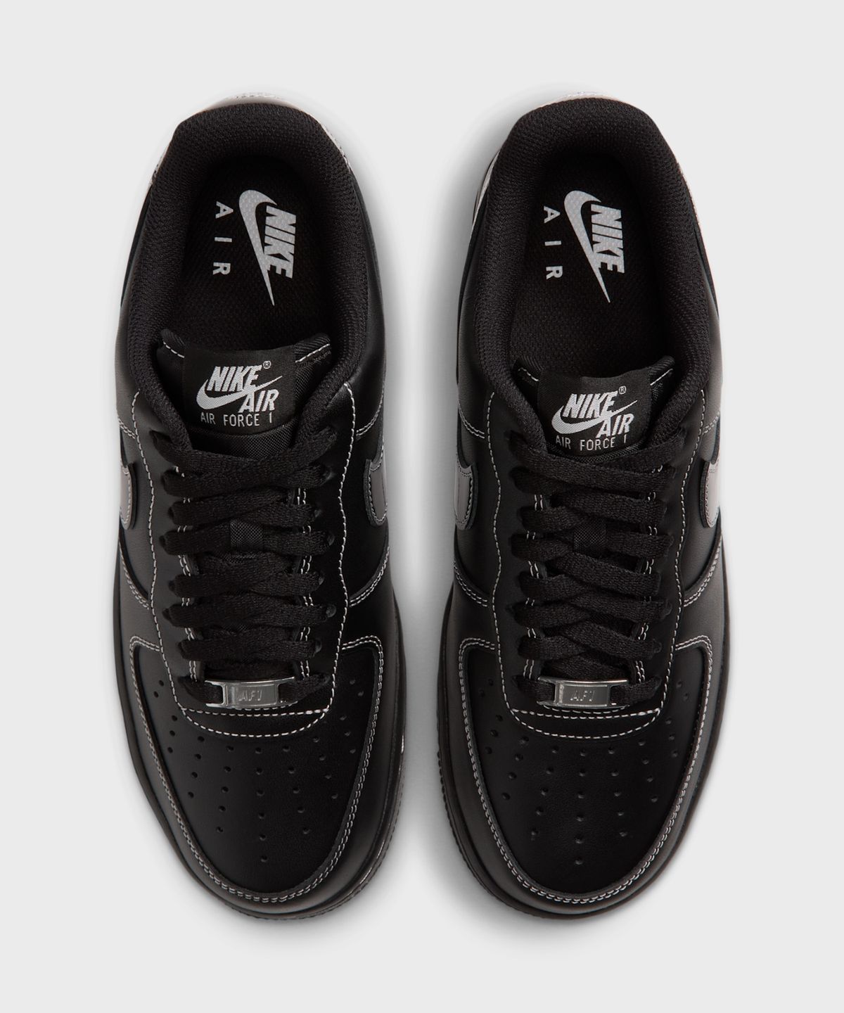 나이키(NIKE) 에어 포스 1 07 에센셜+ W - 블랙:화이트:메탈릭 실버:블랙 / IR2419-001