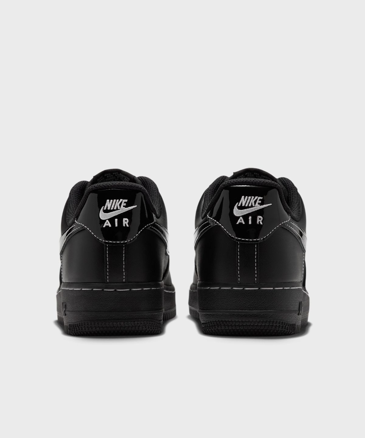 나이키(NIKE) 에어 포스 1 07 에센셜+ W - 블랙:화이트:메탈릭 실버:블랙 / IR2419-001
