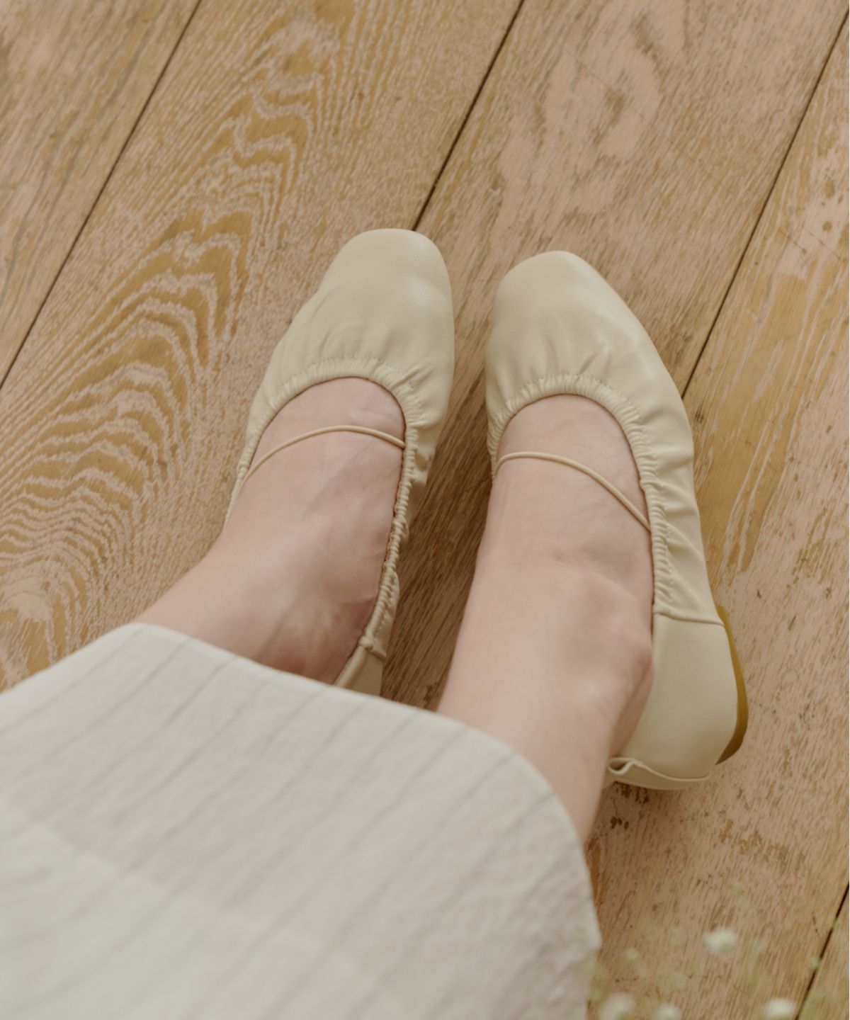 오룬(OLUN) Gather Flat Shoes
