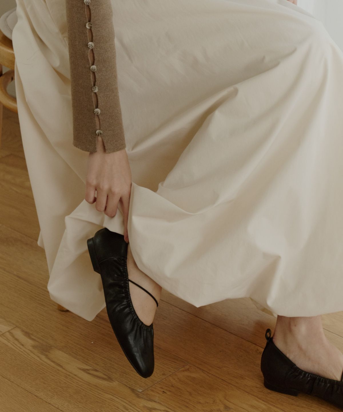 오룬(OLUN) Gather Flat Shoes