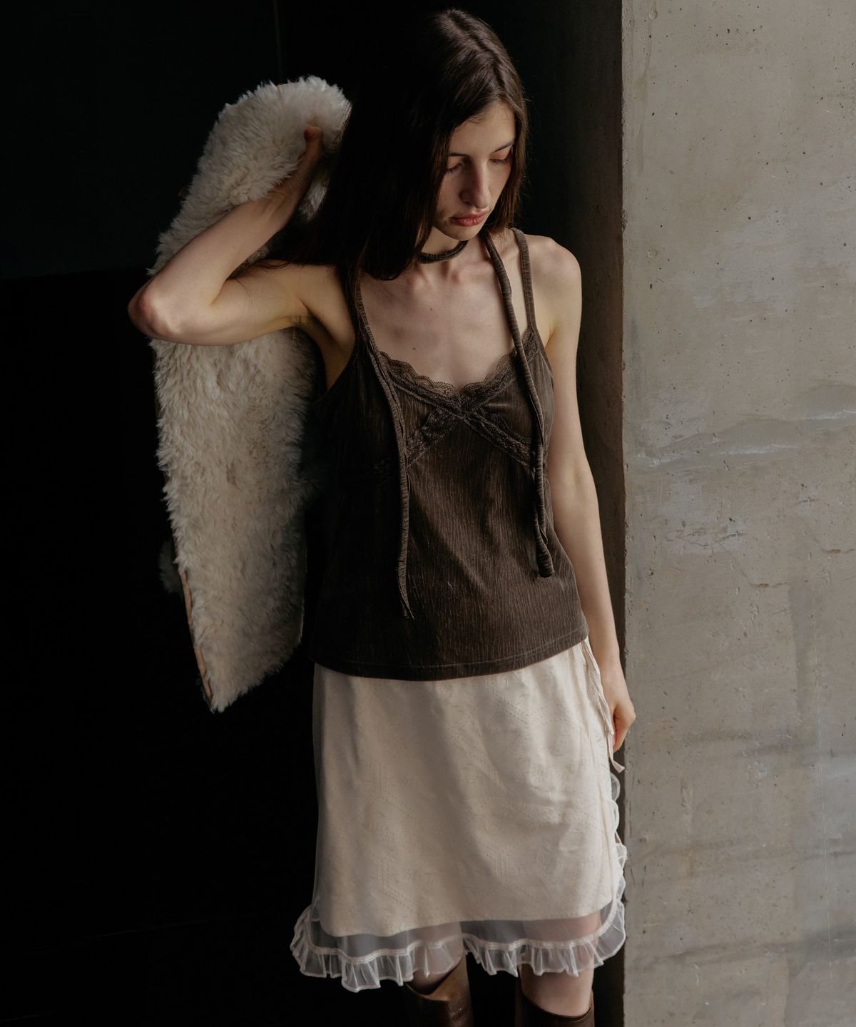스르비(SELEVER) Velvet Lace Tie Camisole_3 Color