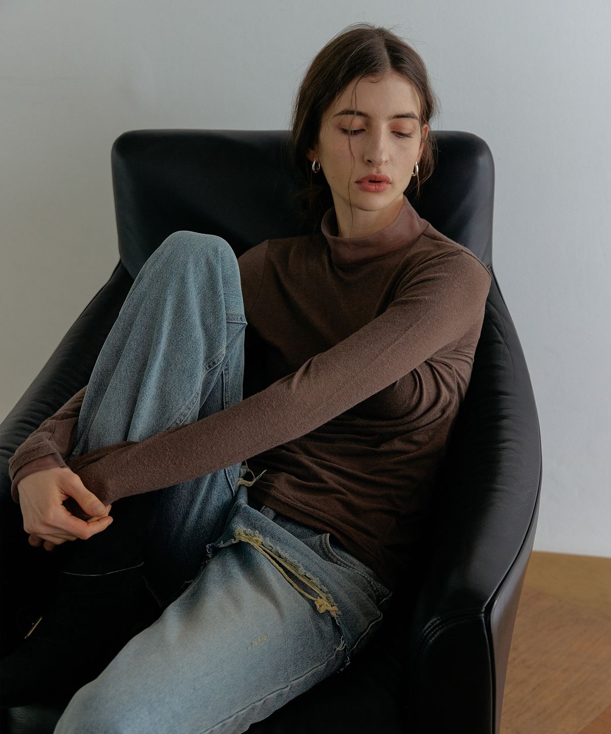 스르비(SELEVER) Aven Angora Sheer Turtleneck Tee_4 Color