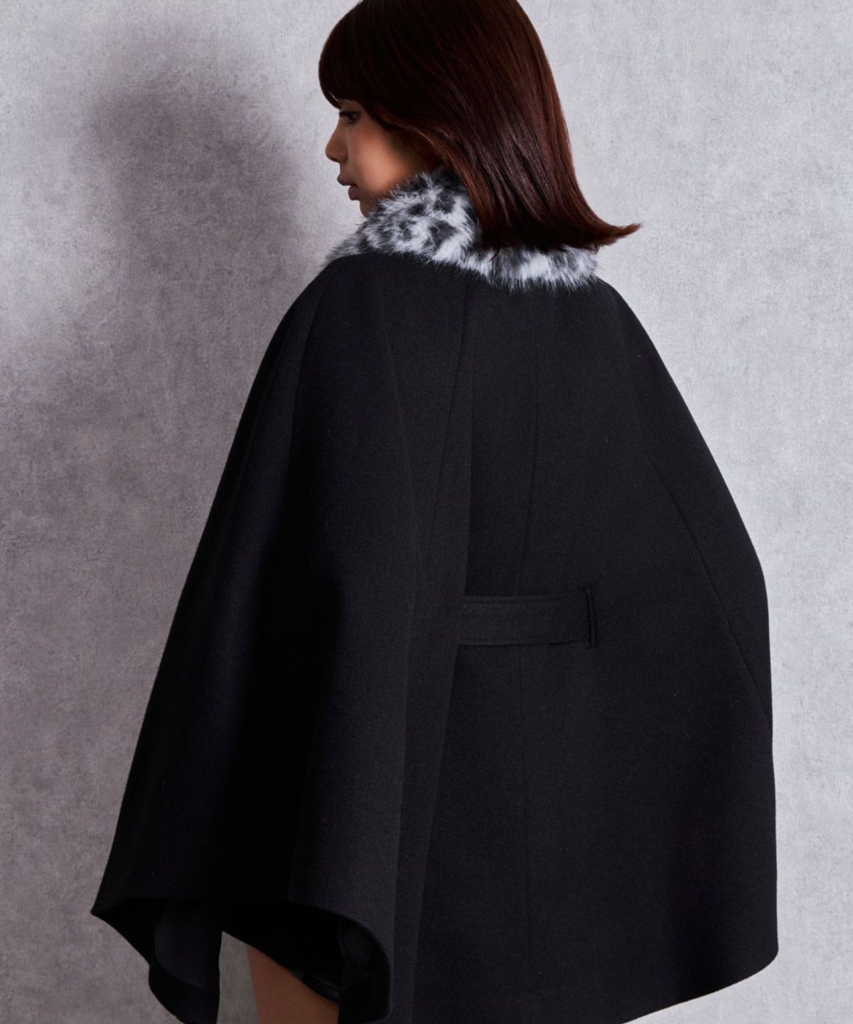 제이다(GYDA) Symmetry GYDA 3way Faux Fur Cape Coat