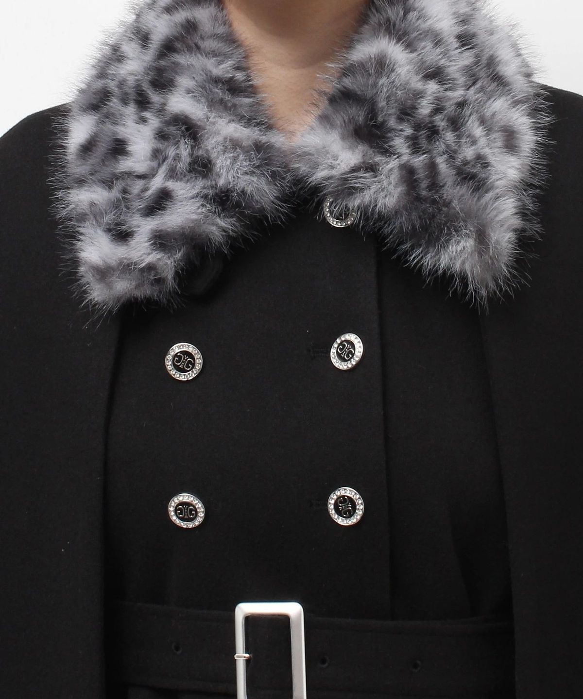 제이다(GYDA) Symmetry GYDA 3way Faux Fur Cape Coat