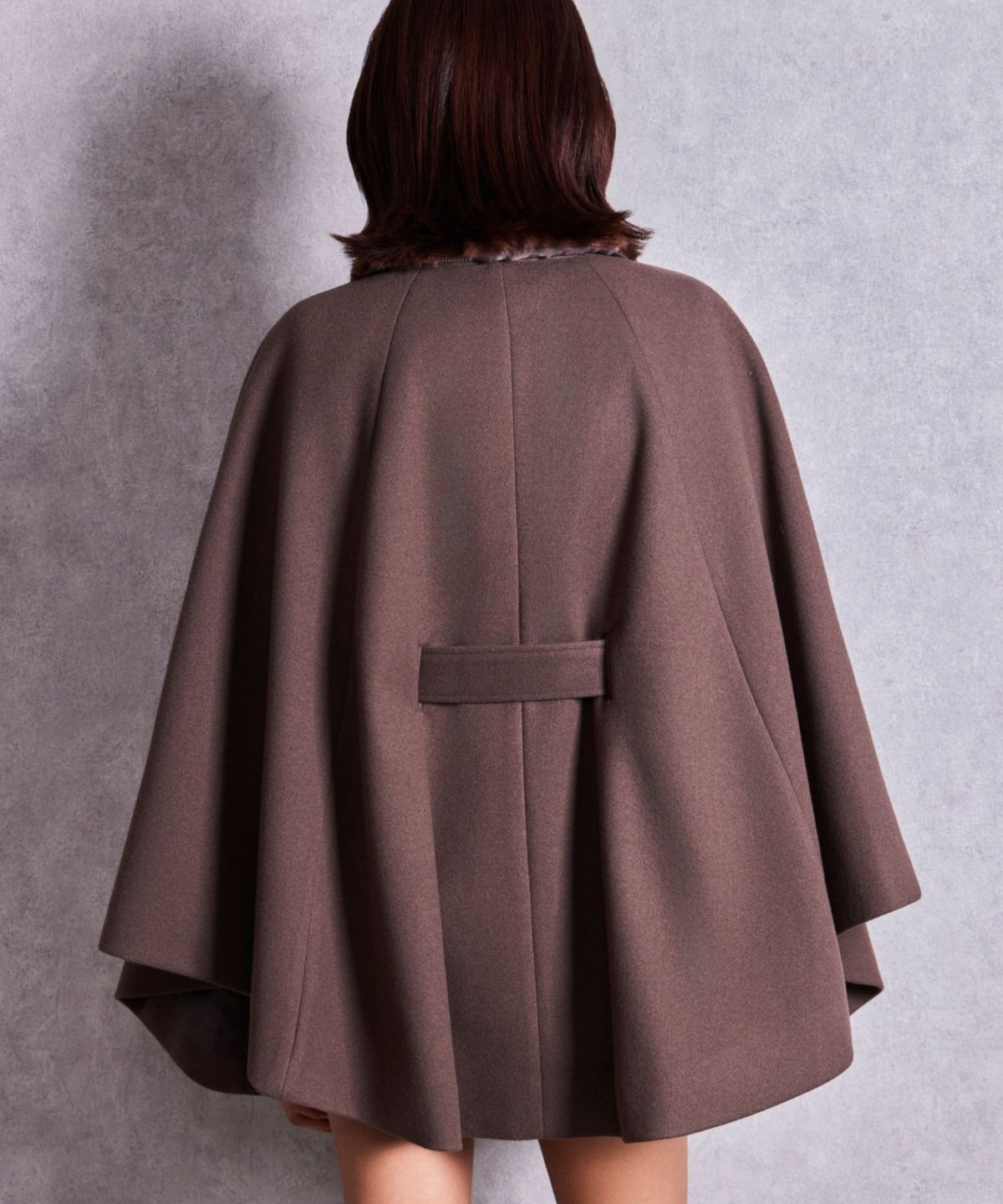 제이다(GYDA) Symmetry GYDA 3way Faux Fur Cape Coat