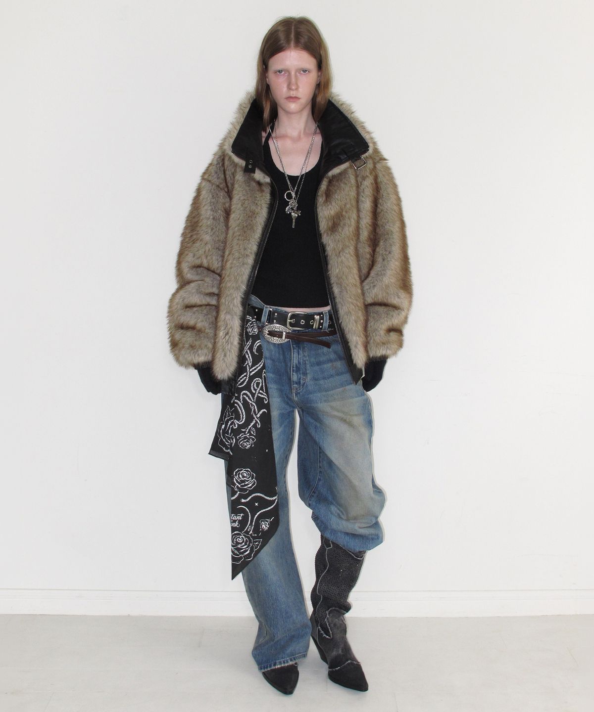 인스턴트펑크(INSTANTFUNK) REVERSIBLE HIGH NECK FUR JUMPER - BLACK