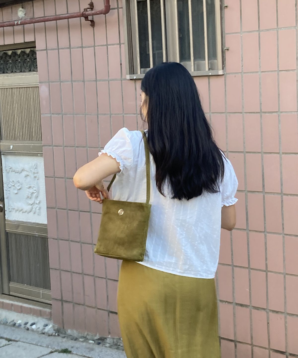 이로코(IROCO) 머그 코듀로이 백_올리브